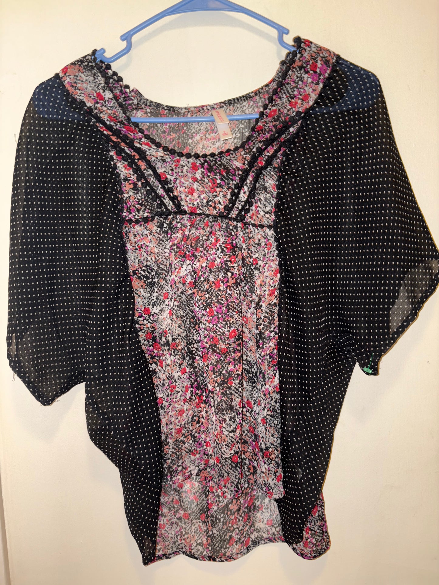 Xhilaration Top Short Sleeve, Floral. Size Small