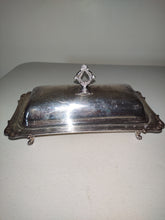 Carica l&#39;immagine nel visualizzatore di Gallery, Vintage Silver Plate Lidded Butter Dish &quot;Crescent&quot; Pattern
