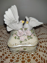 Load image into Gallery viewer, Two Doves Floral Trinket Box
